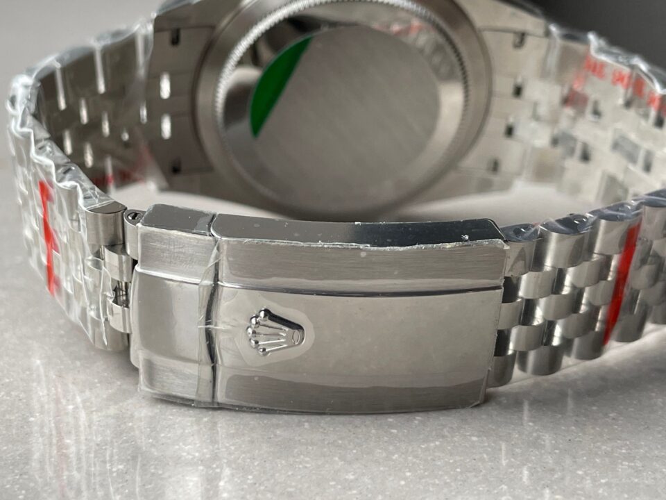 Noob FACTORY 1:1 Rolex Sky-Dweller 326935 SS Green Dial