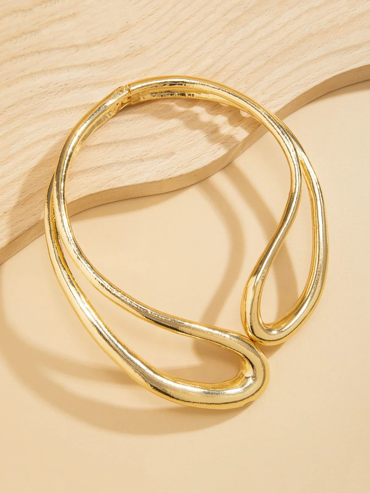 Exaggerated Geometric Hollow Choker