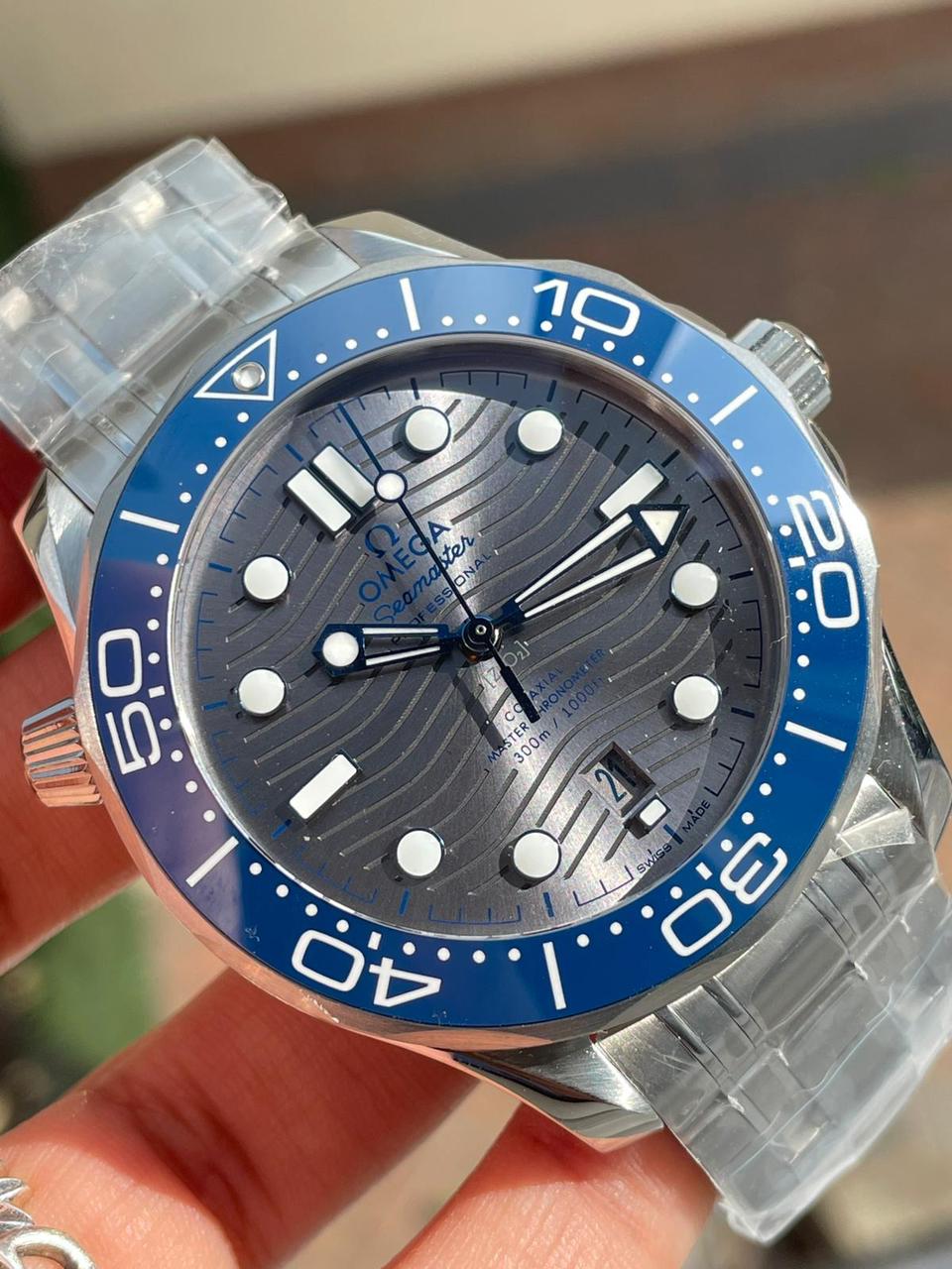 2018 Seamaster Diver 300M VSF 1:1 Best Edition Blue Ceramic Grey Dial on Silver Steel Strap A8800 V2 (Black Balance Wheel)