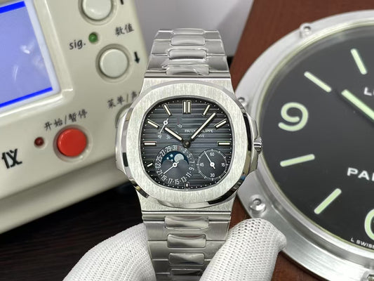 PPF V4 pp Nautilus Moon Phase 5712 240