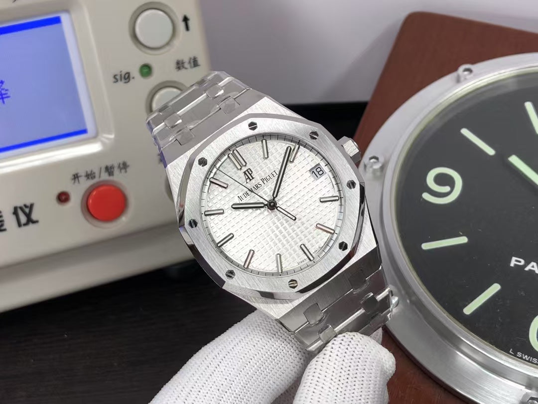 ap Royal Oak 15500 White Dial with 4302