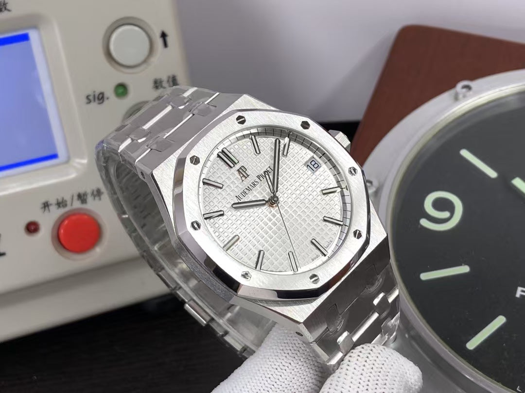 ap Royal Oak 15500 White Dial with 4302