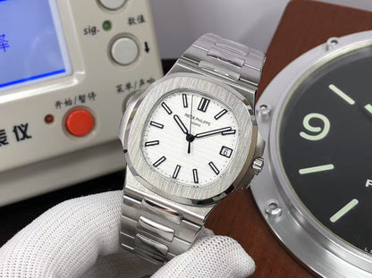 pp Nautilus 5711 White Dial 330 Movement