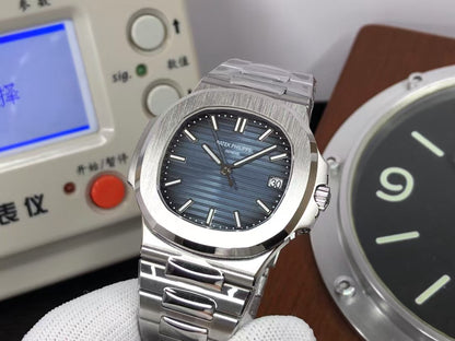 pp Nautilus 5711 Stainless Steel Case Blue/Grey Dial 330 Movement