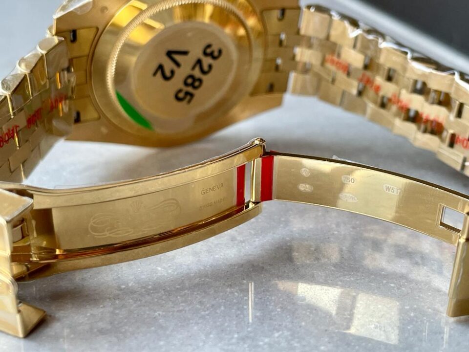 EWF Factory 1:1 Rolex GMT-Master II 126718GRNR 904L YG Black Dial Dots VR3285