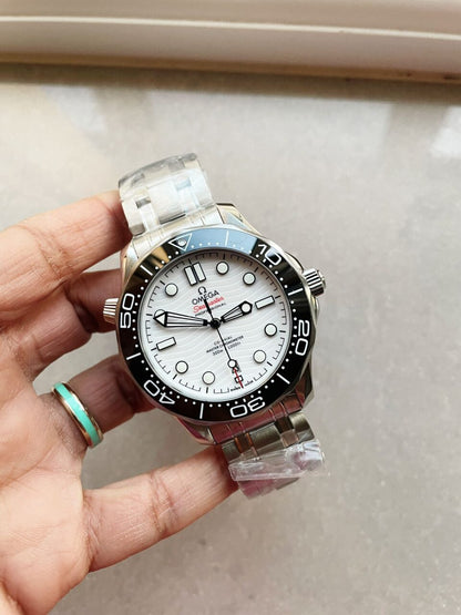 Seamaster Diver 300M SS VSF 1:1 Best Edition Black Bezel White Dial on SS Bracelet A8800 ( Extra Rubber Strap)