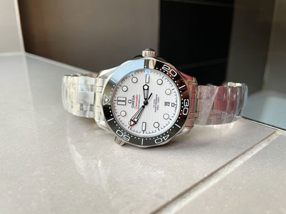 Seamaster Diver 300M SS VSF 1:1 Best Edition Black Bezel White Dial on SS Bracelet A8800 ( Extra Rubber Strap)