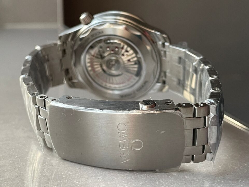 Seamaster Diver 300M SS VSF 1:1 Best Edition Black Bezel White Dial on SS Bracelet A8800 ( Extra Rubber Strap)