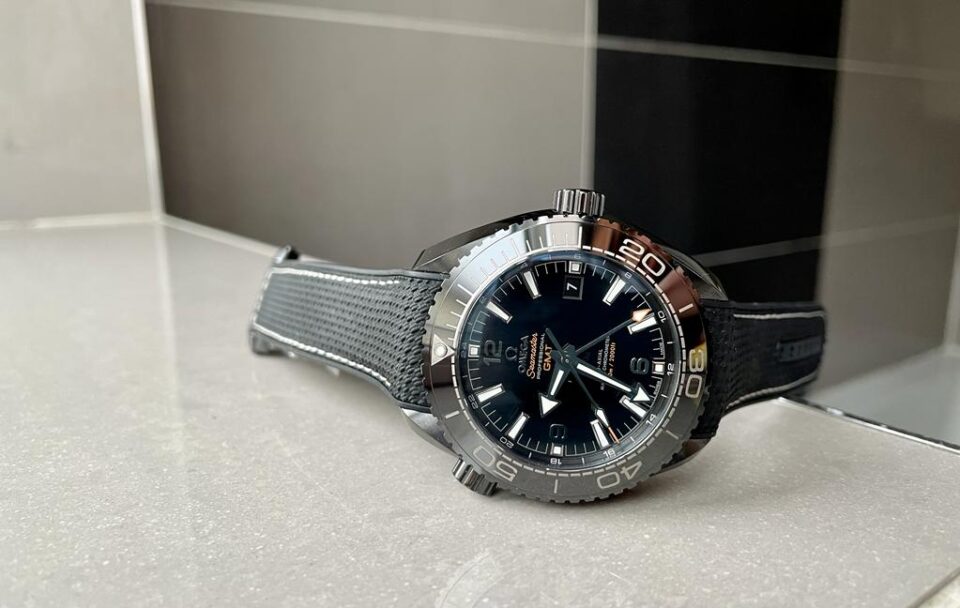 Omega Seamaster Planet Ocean 600M Deep Black In Red GMT 215.92.46.22.01.001 VSF PVD Black Dial Swiss 8906