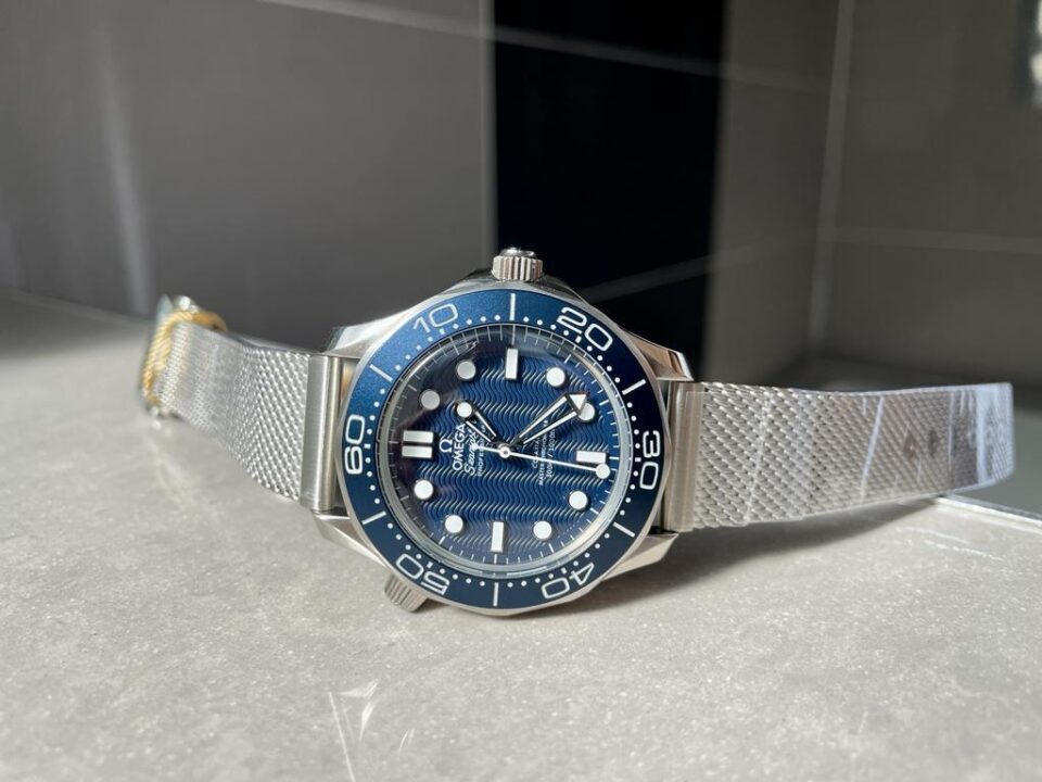 SEAMASTER 300M 42MM JAMES BOND 60TH ANNIVERSARY VSF BEST EDITION ON MESH BRACELET A8806