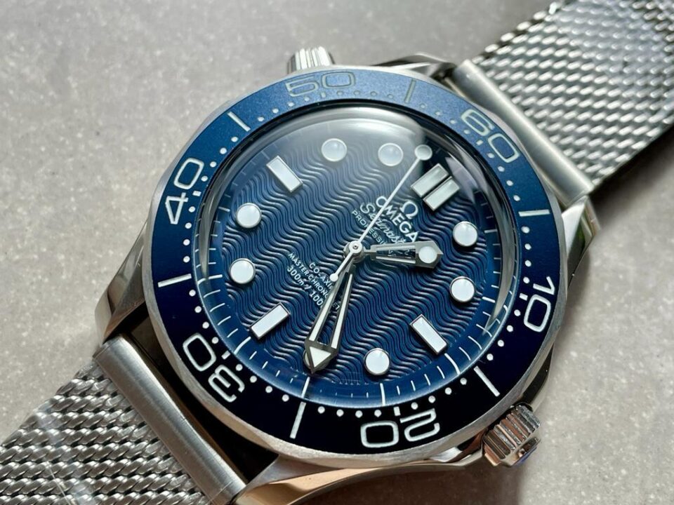 SEAMASTER 300M 42MM JAMES BOND 60TH ANNIVERSARY VSF BEST EDITION ON MESH BRACELET A8806