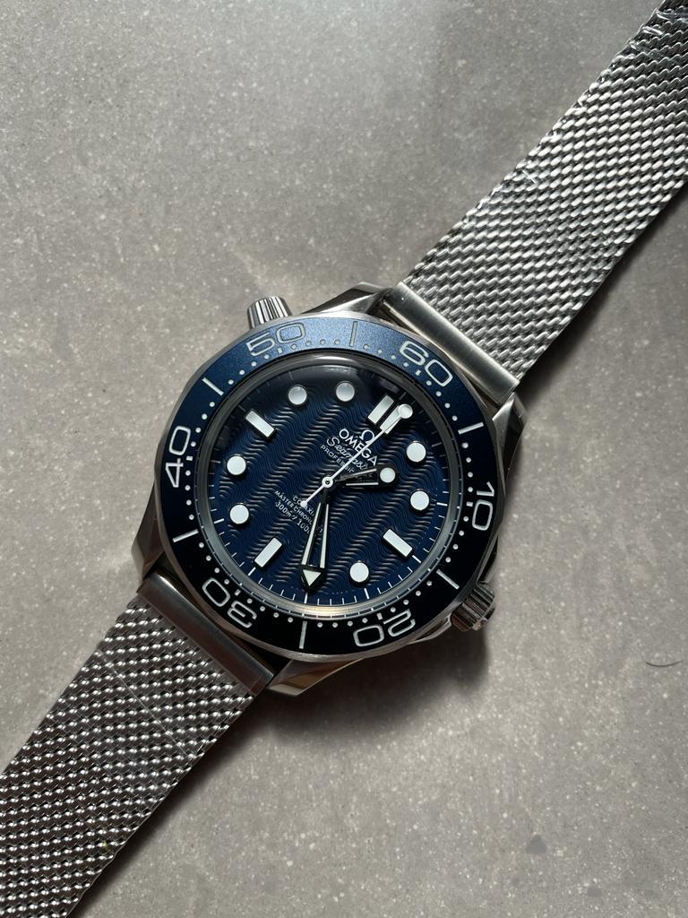 SEAMASTER 300M 42MM JAMES BOND 60TH ANNIVERSARY VSF BEST EDITION ON MESH BRACELET A8806