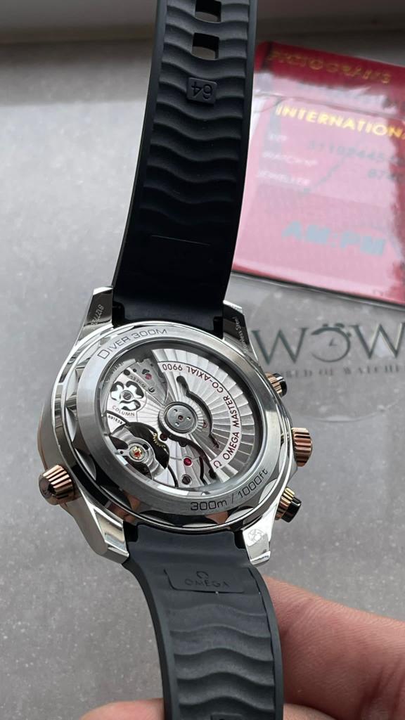 SEAMASTER 300M CHRONO SS/RG OMF 1:1 BEST EDITION BLACK DIAL ON BLACK RUBBER STRAP A9900