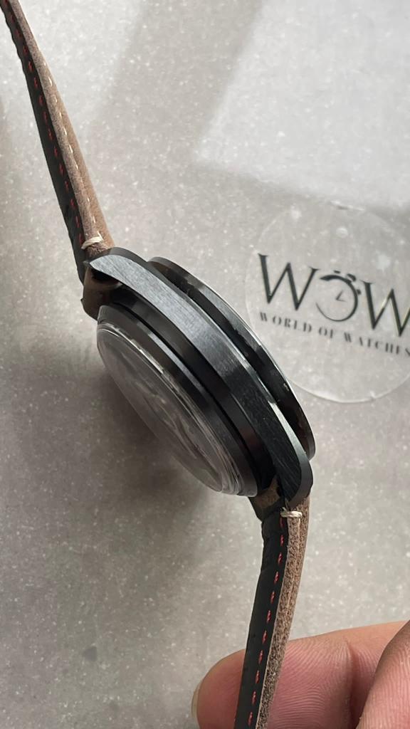 SPEEDMASTER “DARK SIDE OF THE MOON” REAL CERAMIC OMF 1:1 BEST EDITION VINTAGE BLACK ON BROWN LEATHER STRAP A9300 V2