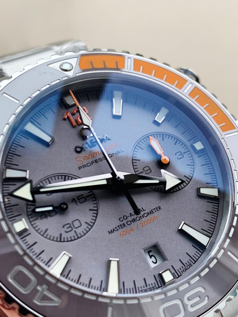 Planet Ocean SEAMASTER Chronometer OMF SS Grey/Orange Polished Bezel Grey Dial on SS Bracelet A9900 (Black Balance Wheel)