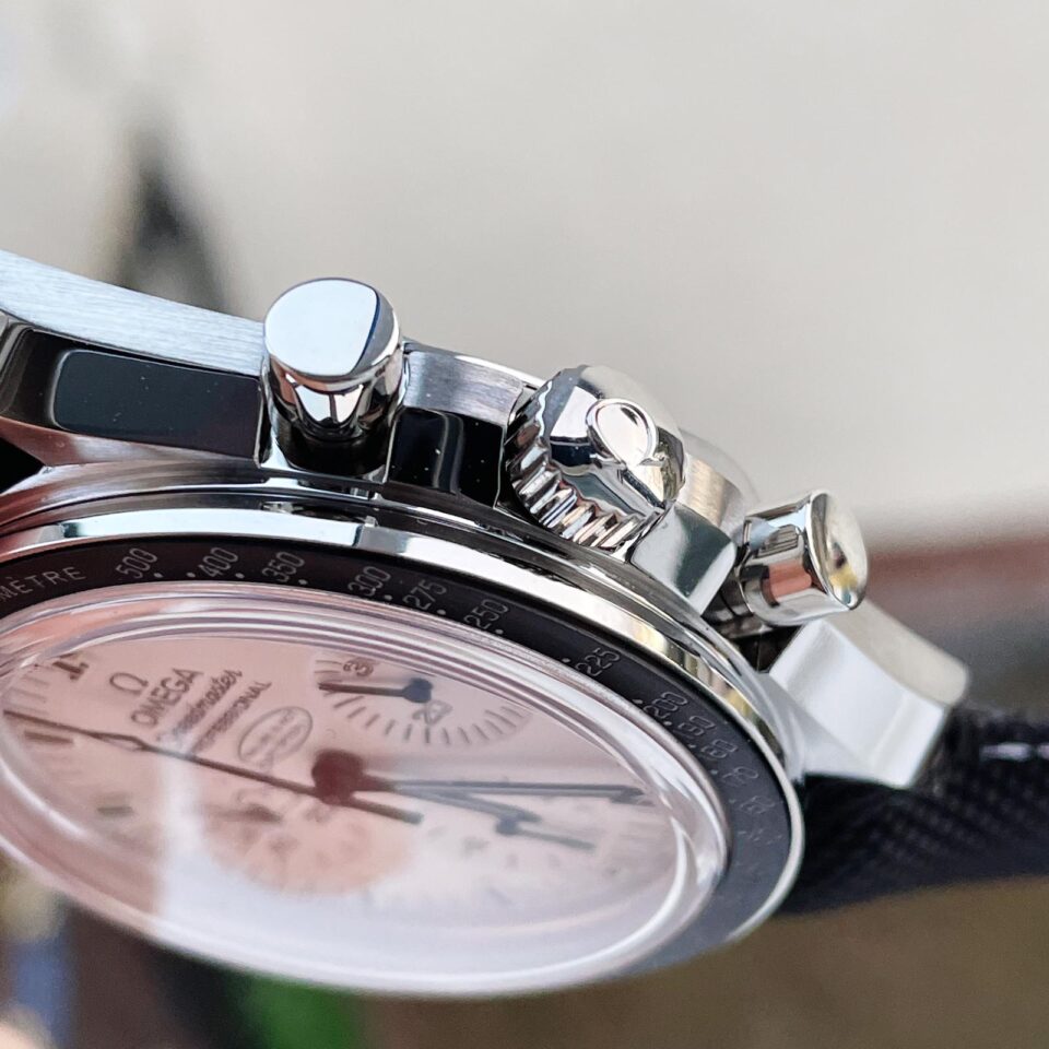 Speedmaster SS Snoopy Sapphire Crystal White Dial on Black Nylon Strap Manual Winding Chrono Movement