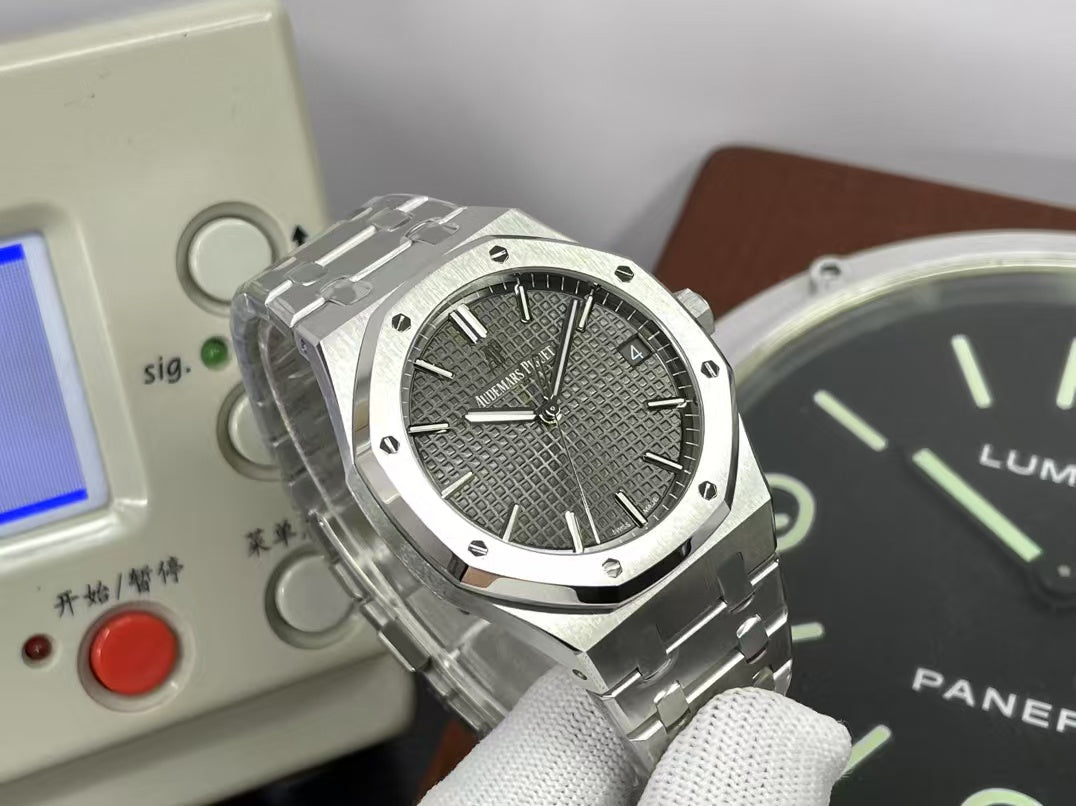 ap Royal Oak 15500 Gray Dial with Super 4302 Movement