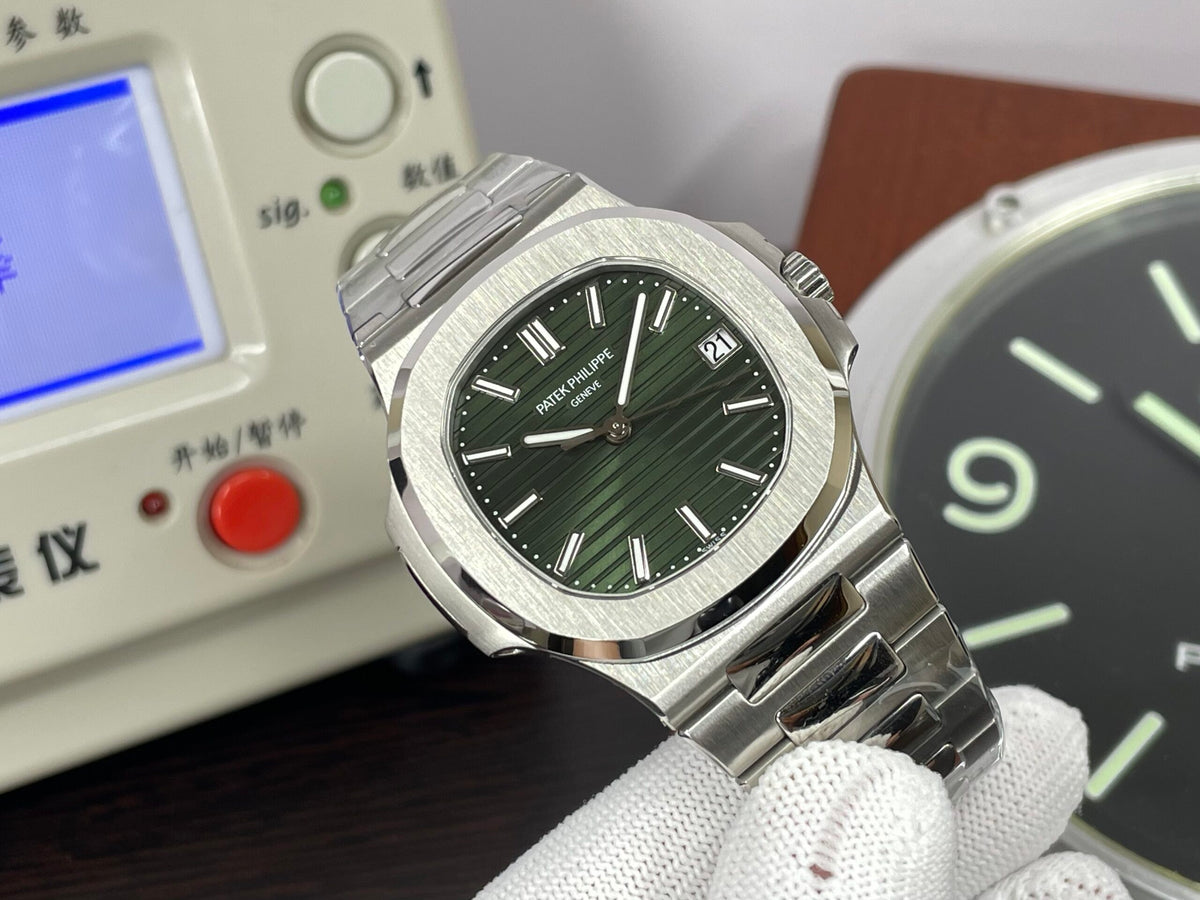 pp Nautilus 5711 Stainless Steel Case Green Dial 330 Movement