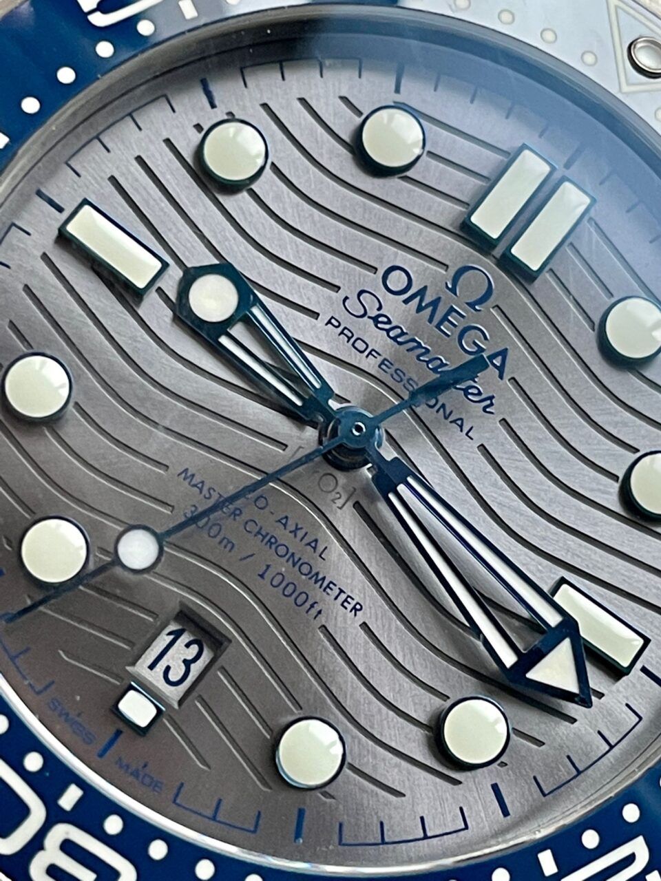 2018 Seamaster Diver 300M VSF 1:1 Best Edition Blue Ceramic Grey Dial on blue rubber strap Strap A8800