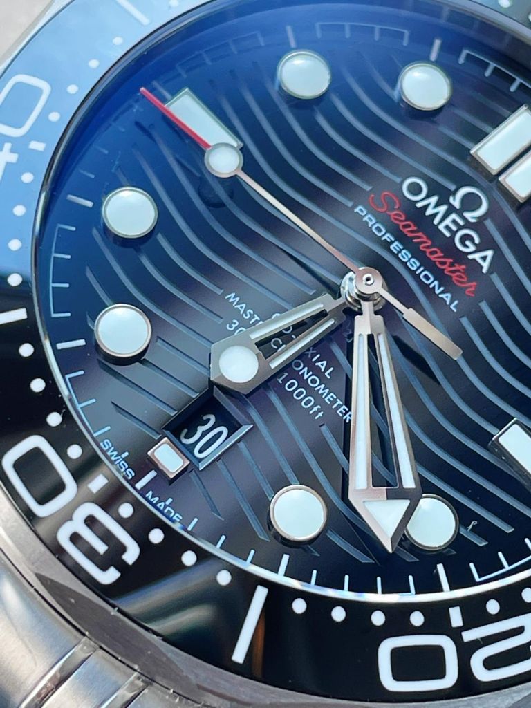 2018 Seamaster Diver 300M SS VSF 1:1 Best Edition Bezel BLACK Dial on SS Bracelet A2824 decorated to CAL.8800
