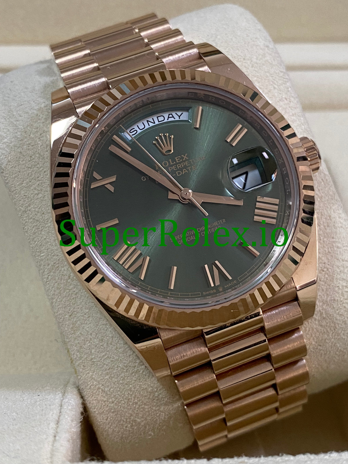 Rolex Day-Date 40MM Everose Gold Ref.228235 Olive Green Roman Dial