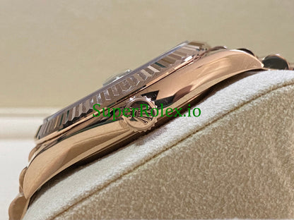 Rolex Day-Date 40MM Everose Gold Ref.228235 Olive Green Roman Dial